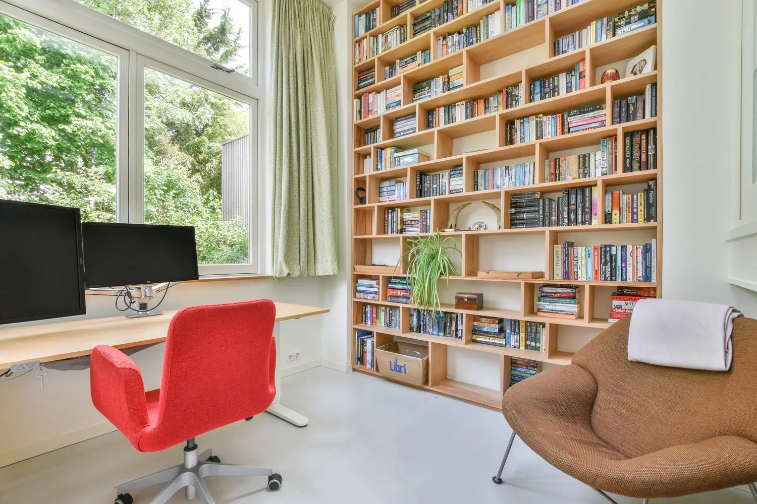 Aranżacja domowej biblioteki: Funkcjonalność i estetyka